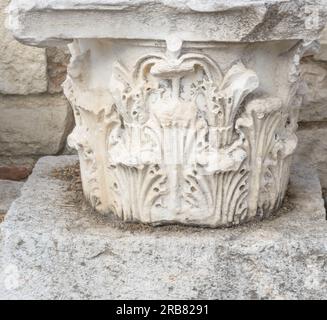 Greek capital element with acanthus leaves, Corinthian style Stock Photo