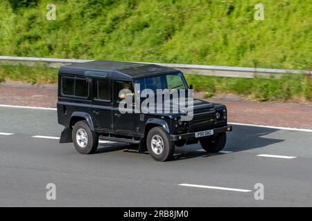 2007 Black Land Rover Defender 110 Xs Sw Lwb Tdci LCV Station Wagon Diesel 2402cc Stock Photo