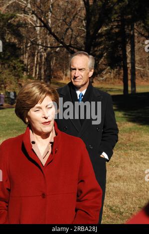 Visit of Secretary Dirk Kempthorne to the Abraham Lincoln Birthplace National Historic Site in Hodgenville, Kentucky, where he joined First Lady Laura Bush, Historic Site Superintendent Keith Pruitt, and Libby O'Connell, Chief Historian of A and E Television's History Channel, for tours, remarks, interactions with National Park Service staff and visitors Stock Photo