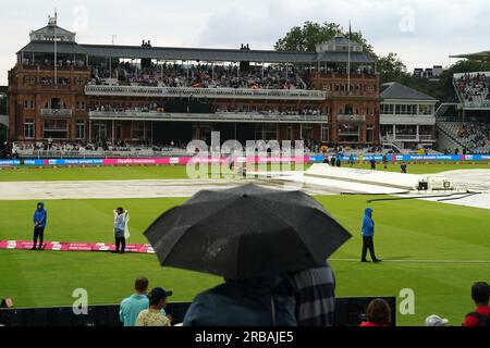 Rain stops play during the third Vitality IT20 match at Lord's, London. Picture date: Saturday July 8, 2023. See PA story CRICKET England Women. Photo credit should read: Nick Potts/PA Wire. RESTRICTIONS: Editorial use only. No commercial use without prior written consent of the ECB. Still image use only. No moving images to emulate broadcast. No removing or obscuring of sponsor logos. Stock Photo