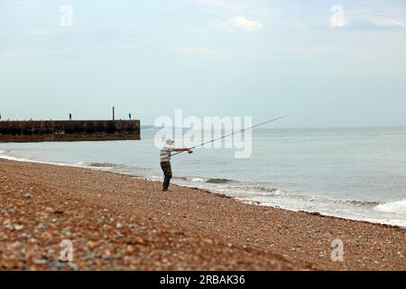 Shoreham, West Sussex, England, UK. 8th July, 2023. Sea fishingin the English Channel at Shoreham-by-Sea in West Sussex on a very warm and humid July day. Credit: Julia Gavin/Alamy Live News Stock Photo