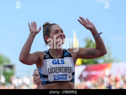 Gina LUECKENKEMPER (Luckenkemper) (SCC Berlin) waves, waving