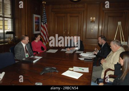 Secretary Dirk Kempthorne and aides meeting at Main Interior with Idaho delegation Stock Photo