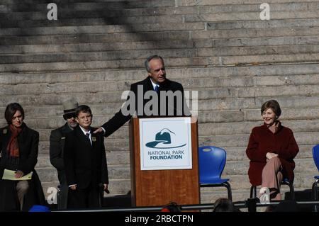 Visit of Secretary Dirk Kempthorne to the Abraham Lincoln Birthplace National Historic Site in Hodgenville, Kentucky, where he joined First Lady Laura Bush, Historic Site Superintendent Keith Pruitt, and Libby O'Connell, Chief Historian of A and E Television's History Channel, for tours, remarks, interactions with National Park Service staff and visitors Stock Photo