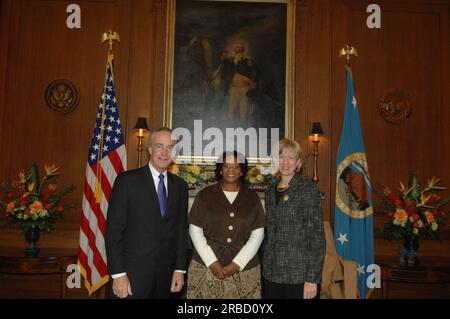 Secretary Dirk Kempthorne and aides receiving visit at Main Interior from former Interior Secretary Gale Norton and Norton's husband, John Hughes Stock Photo