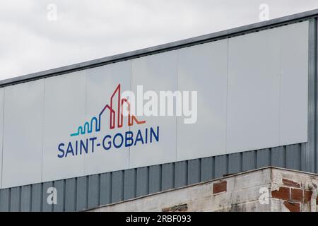 Bordeaux , France - 07 01 2023 : Saint Gobain sign text and logo brand French multinational mirror manufacturer Stock Photo