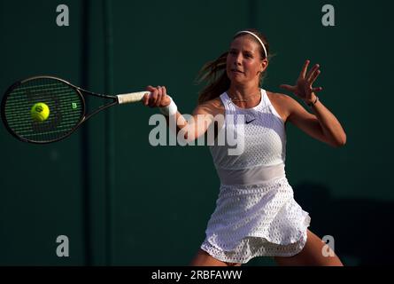 Hannah Klugman in action in the Girls singles on day seven of the 2023 Wimbledon Championships at the All England Lawn Tennis and Croquet Club in Wimbledon. Picture date: Sunday July 9, 2023. Stock Photo