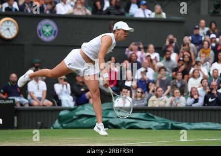 London, UK. 09th July, 2023. Poland's Iga Swiatek serves in her match against Switzerland's Belinda Bencic on day seven of the 2023 Wimbledon championships in London on Sunday, July 09, 2023. Photo by Hugo Philpott/UPI Credit: UPI/Alamy Live News Stock Photo