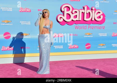 Ava Max bei der Weltpremiere des Kinofilms 'Barbie' im Shrine
