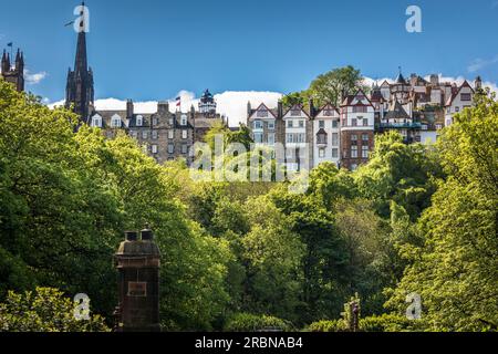 View from Princes Street Gardens to the Old Town, Edinburgh, City of Edinburgh, Scotland, UK Stock Photo