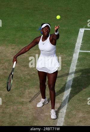 Wimbledon, UK. 10th July 2023; All England Lawn Tennis and Croquet Club, London, England: Wimbledon Tennis Tournament; Clervie Ngounoue (USA) serves to Isabelle Lacy (GBR) Credit: Action Plus Sports Images/Alamy Live News Credit: Action Plus Sports Images/Alamy Live News Stock Photo