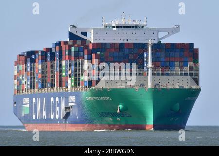 The LNG-powered Ultra Large container ship CMA CGM Palais Royal ...