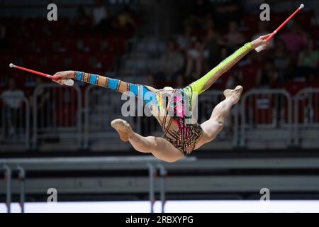 Darja VARFOLOMEEV wins the singles all-around, Darja VARFOLOMEEV, TSV Schmiden, action with the clubs, gymnastics, rhythmic gymnastics, singles all-around, on July 6th, 2023 in Duesseldorf/Germany. The finals 2023 Rhine-Ruhr from 06.07 - 09.07.2023 Stock Photo