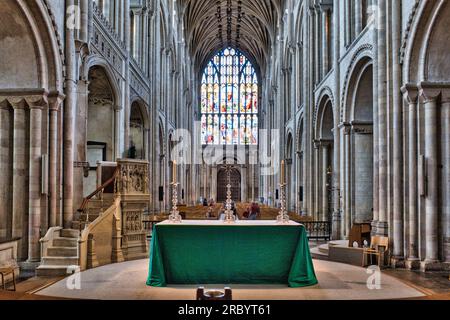 Norwich Cathedral nave and altar Stock Photo