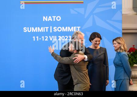 VILNIUS, Lithuania. 11th July, 2023. Volodymyr Zelensky, President of Ukraine and Olena Zelenska, First lady of Ukraine arrives for Social Dinner, hosted by Lithuanian President, during NATO SUMMIT 2023. Credit: Gints Ivuskans/Alamy Live News Stock Photo