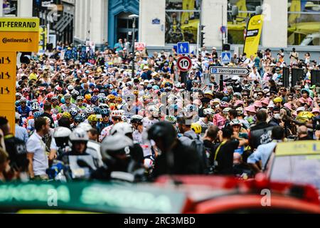 July 12, 2023, Clermont Ferrand, Auvergne Rhone Alpes, France: The racing cyclists ready for departure. Stage 12 of the 2023 Tour de France, from Clermont-Ferrand (Puy-de-Dome) to Moulins (Credit Image: © Adrien Fillon/ZUMA Press Wire) EDITORIAL USAGE ONLY! Not for Commercial USAGE! Stock Photo
