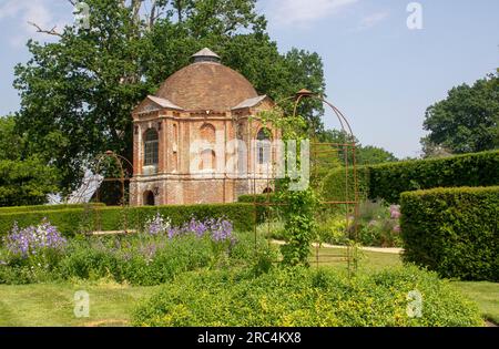 13th June 23 The domed roof of a 16th Century Tudor Summer House in the grounds of the historic National Trust property, the Vyne, near Sherbourne han Stock Photo