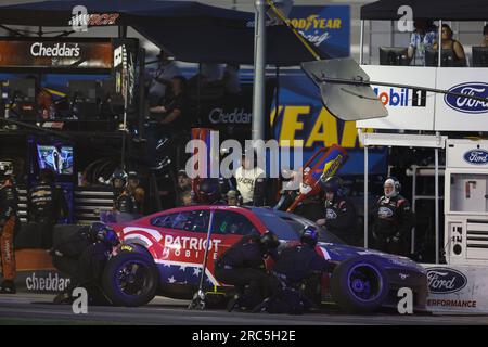 Hampton, GA, USA. 9th July, 2023. NASCAR Cup Driver, J J Yeley (15) makes a pit stop for the Quaker State 400 Available at Walmart at the Atlanta Motor Speedway in Hampton GA. (Credit Image: © Walter G. Arce Sr./ZUMA Press Wire) EDITORIAL USAGE ONLY! Not for Commercial USAGE! Stock Photo