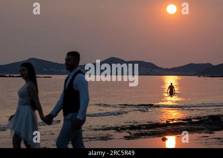 Newly Married Couple Poses Photographer Before Editorial Stock Photo -  Stock Image | Shutterstock