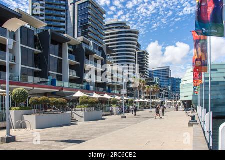 New Quay Promenade Boardwalk at Melbourne Waterfront City Stock Photo