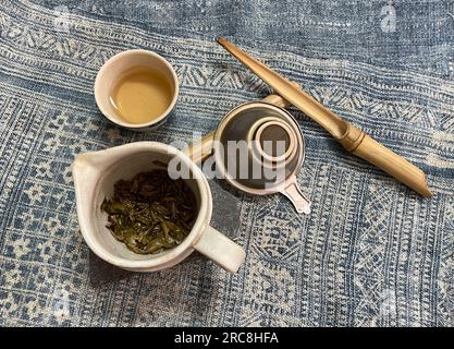 Văn hóa uống trà của người châu á. A tea set of Asian Stock Photo
