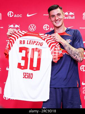 RB Leipzig SESKO 30番 ユニフォームMサイズ RB Leipzig SESKO 30番 ユニフォームMサイズ Puma RB Leipzig