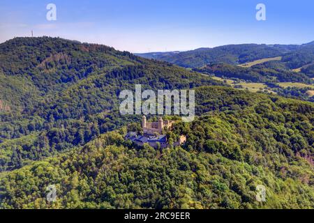 Luftaufnahme des Auerbacher Schlosses in Bensheim, Auerbach, UNESCO-Global-Geopark Bergstraße-Odenwald, Hessen, Bergstraße, Odenwald, Süddeutschland, Stock Photo