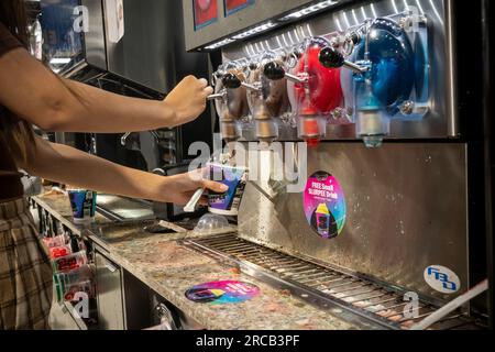 7 11 slurpee hi-res stock photography and images - Alamy