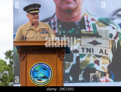 Denpasar, Indonesia. 13th July, 2023. U.S. Marine Corps Lt. Gen. William Jurney, commander, U.S. Marine Corps Forces Pacific, delivers remarks at the conclusion of the Pacific Amphibious Leaders Symposium, July 13, 2023 in Denpasar, Bali, Indonesia. The symposium involved military leaders from 24 Indo-Pacific nations. Credit: Cpl. Arianna Lindheimer/U.S. Marine Corps/Alamy Live News Stock Photo