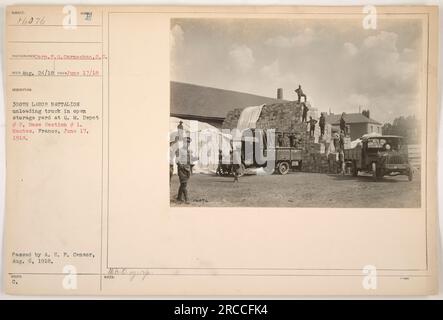 Q m truck hi-res stock photography and images - Alamy