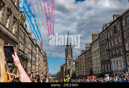 Red Arrows plypast, Service of Thanksgiving for Charles III, Royal Mile, Edinburgh, Scotland, UK Stock Photo