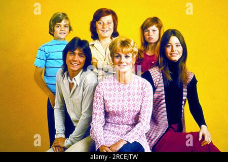 Brian Forster,  David Cassidy,  Danny Bonaduce,  Shirley Jones,  Suzanne Crough, Susan Dey, 'The Partridge Family', circa (1972). Photo credit: ABC Stock Photo