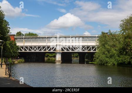 Shrewsbury railway bridge and the River Severn, Shropshire, England ...