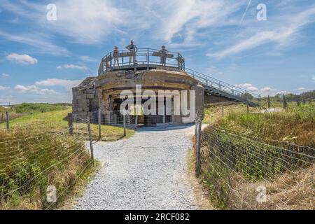 23.06.23 Point De Hoc, Normandy, France. La Pointe du Hoc is a promontory with a 35-metre (110 ft) cliff overlooking the English Channel on the northw Stock Photo