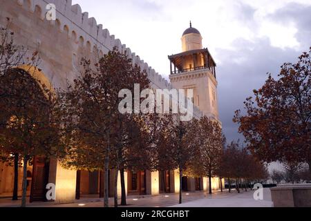 Amman, Jordan : The most beautiful mosque (King Hussein Bin Talal Mosque) in autumn - Arab Islamic building Stock Photo