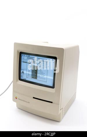 vintage Apple Macintosh Mac Performa 200 Stock Photo - Alamy