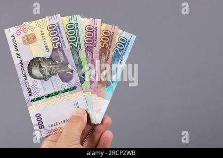 Kwanza currency sales