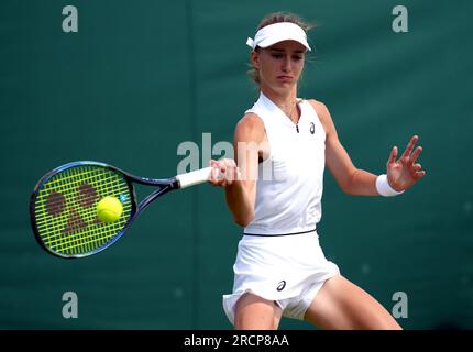 Luna Vujovic in action against Hollie Smart during the Girls 14 & Under ...