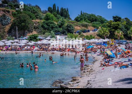 Zagreb, Croatia. 31st May, 2023. People enjoy on the Kasjuni beach during the heatwave, in Split, Croatia, on July 16, 2023. Photo: Zvonimir Barisin/PIXSELL Credit: Pixsell/Alamy Live News Stock Photo
