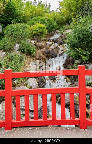 Le jardin japonais à Dijon en début d'été. The Japanese garden in Dijon in early summer. Stock Photo