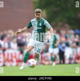 Westerstede, Germany. 16th July, 2023. Soccer: Test matches Werder Bremen - VfB Oldenburg, Werder's Romano Schmid on the ball. Credit: Carmen Jaspersen/dpa/Alamy Live News Stock Photo