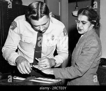 rosa parks being fingerprinted montgomery alabama