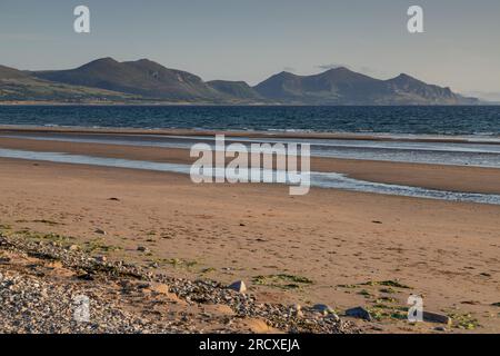 Dinas Dinlle beach and the Llyn Peninsula mountains, North Wales Stock Photo