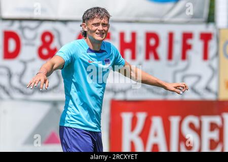 Zell Am See, Austria. 17th July, 2023. Soccer: 2nd Bundesliga, Hertha BSC training camp, Hertha's Fabian Reese exuberantly cheers. Credit: Tim Rehbein/dpa/Alamy Live News Stock Photo
