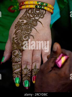 Unique Mehndi Designs for Baby and Wedding