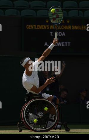 16th July 2023; All England Lawn Tennis and Croquet Club, London, England: Wimbledon Tennis Tournament; Tokito&#xa0;Oda (JPN) serves to Alfie&#xa0;Hewett (GBR), mens wheelchair singles final Stock Photo