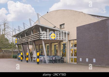 Hasselt. Limburg - Belgium 20-12-2021. Lidl supermarket chain in Belgium. Central entrance to the store building Stock Photo