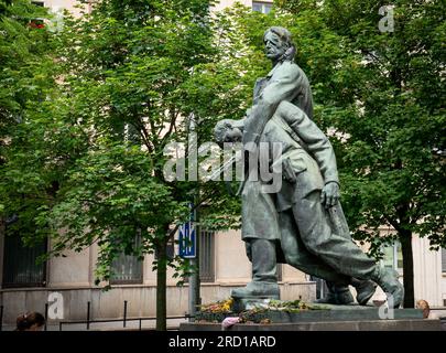 Bratislava, SK – June 10, 2023 The heroic looking Memorial of the Bulgarian Partisans Bronze statue of Bulgarian partisans liberating Bratislava from Stock Photo