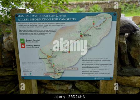 Canoeists notice giving canoe access point information for the Afon Glaslyn, Beddgelert, Snowdonia, North Wales Stock Photo
