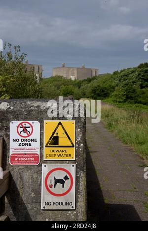 No drones allowed notice banning drone flying at Trawsfynydd Nuclear Power Station site, Snowdonia, North Wales Stock Photo